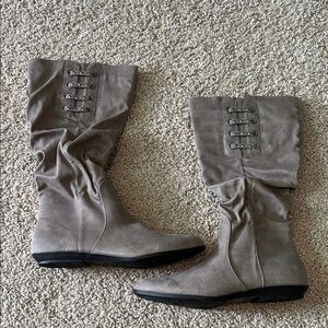 Women's Tan/Gray Boots